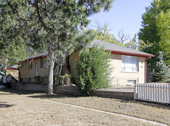 19 Bonfoy Ave in Colorado Springs, CO - Building Photo - Building Photo