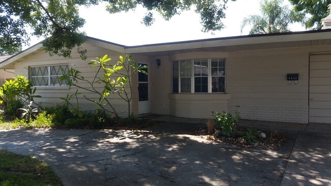 4430 Glissade Dr in New Port Richey, FL - Building Photo - Building Photo