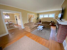 1611 Maple Rd in Cleveland Heights, OH - Building Photo