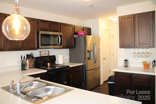 10207 Holly Park Dr in Charlotte, NC - Building Photo - Building Photo