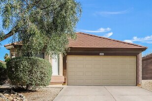 10906 W Cambridge Ave in Avondale, AZ - Building Photo