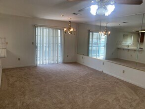 1006 Vía Zapata in Riverside, CA - Building Photo - Building Photo