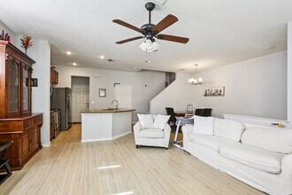 7435 Arlington Grove Cir in Tampa, FL - Building Photo - Building Photo