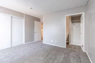 Riverdale Apartments in Hemet, CA - Foto de edificio - Interior Photo