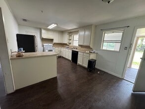 1321 W Frey in Stephenville, TX - Building Photo - Building Photo