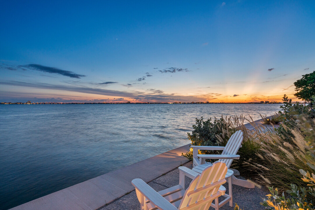 Seaside Villas in Gulfport, FL - Foto de edificio