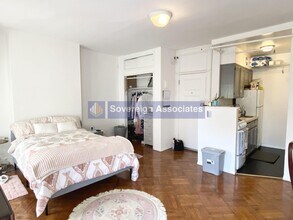 309 W 107th St in New York, NY - Building Photo - Building Photo