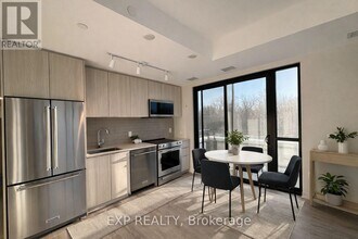 750 Whitlock Ave in Milton, ON - Building Photo - Building Photo