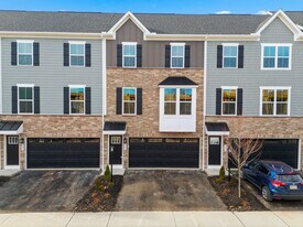 339 Telluride Ln in Cranberry Township, PA - Building Photo