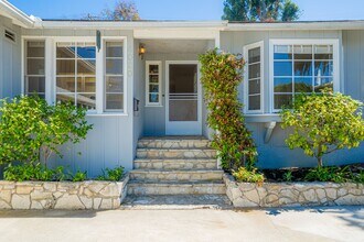 4020 Vía Picaposte in Palos Verdes Estates, CA - Foto de edificio - Building Photo