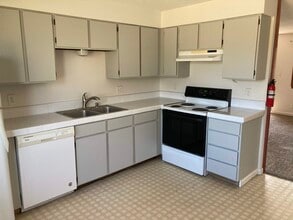 409 S 10th Avenue, Unit 409 S 10th Avenue 06 in Yakima, WA - Building Photo - Building Photo