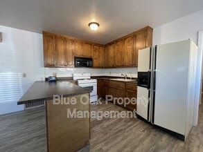 2030 Humboldt Rd in Chico, CA - Building Photo - Building Photo