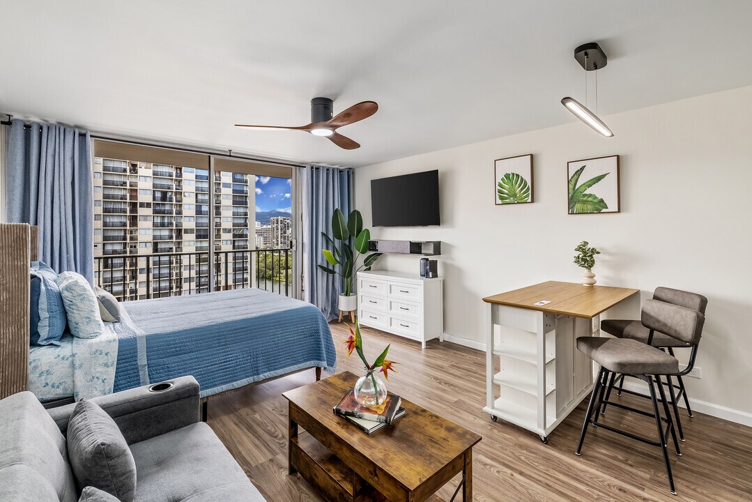 2345 Ala Wai Blvd, Unit 1808 in Honolulu, HI - Building Photo