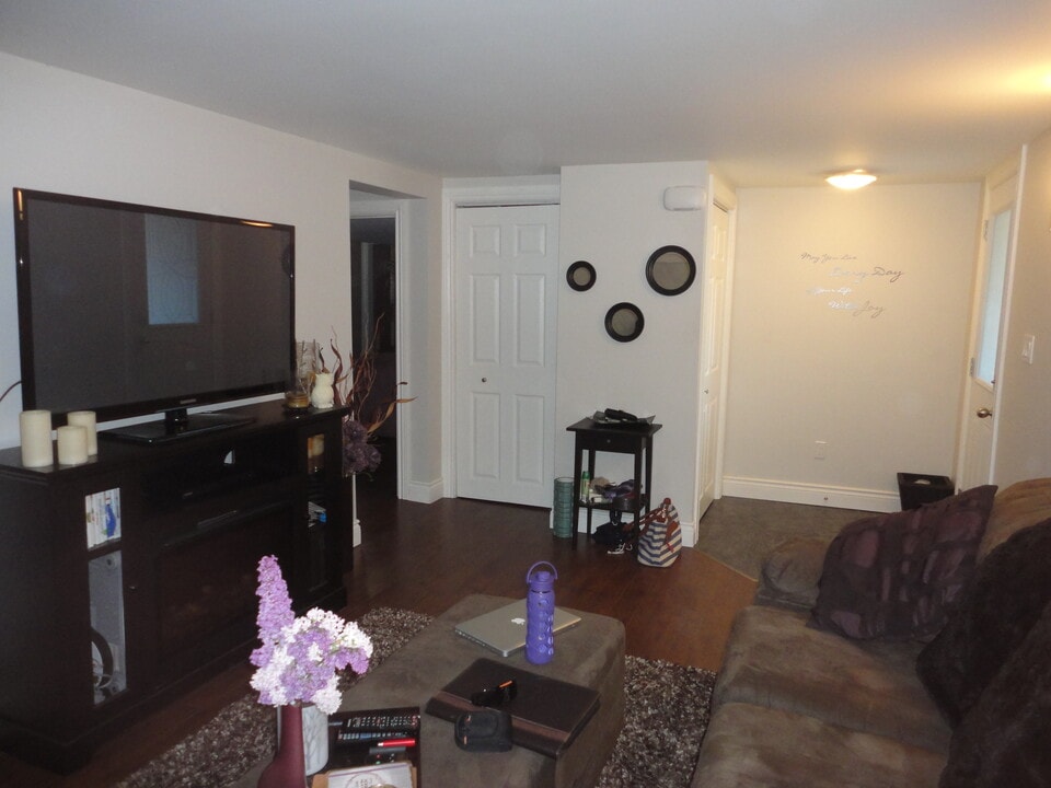 264 Thaler Av in Kitchener, ON - Building Photo