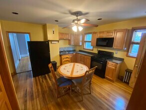 67 Prospect St, Unit 2 in Somerville, MA - Building Photo - Building Photo
