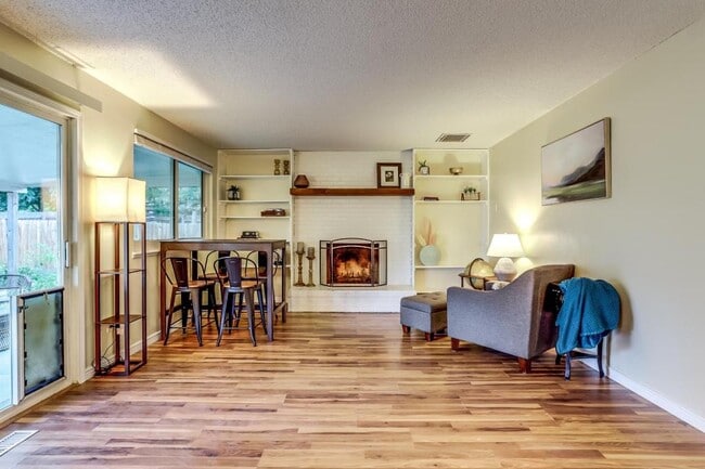 15054 E Dartmouth Ave in Aurora, CO - Building Photo - Building Photo