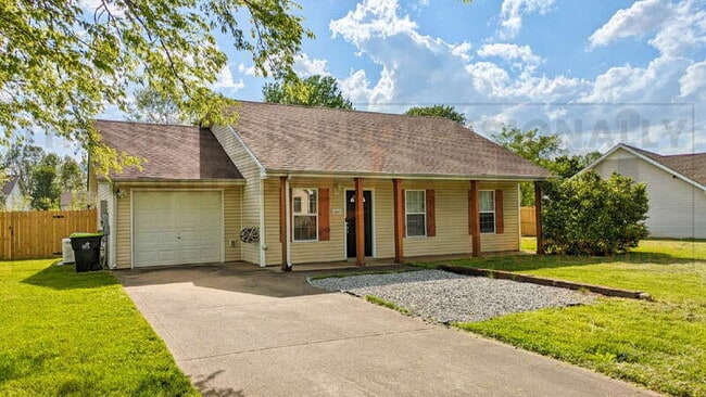 1042 Waterford Cir in Clarksville, TN - Building Photo - Building Photo