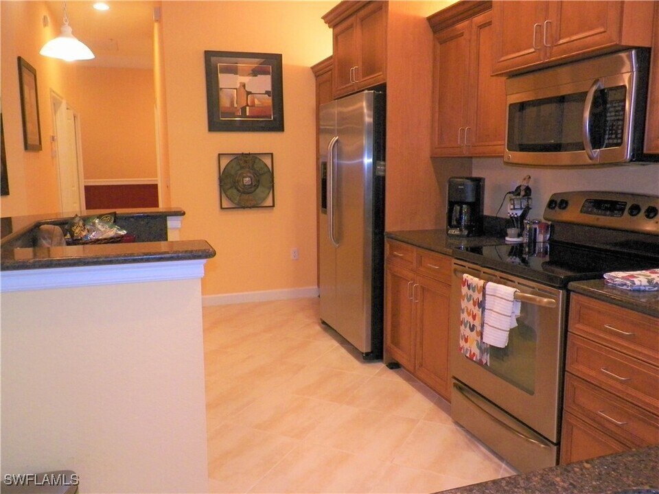 8681 Piazza Del Lago Cir in Estero, FL - Building Photo