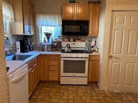 41 Wadsworth Ave in Waltham, MA - Building Photo