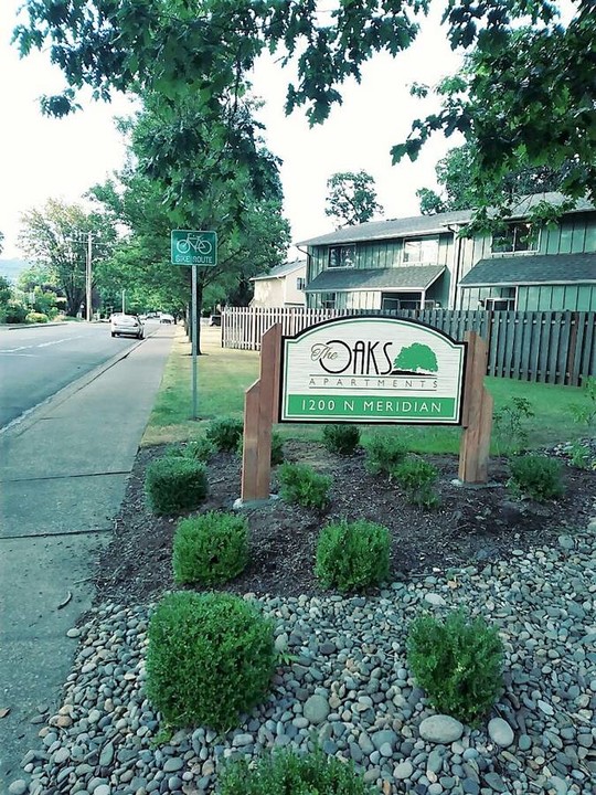 The Oaks in Newberg, OR - Building Photo