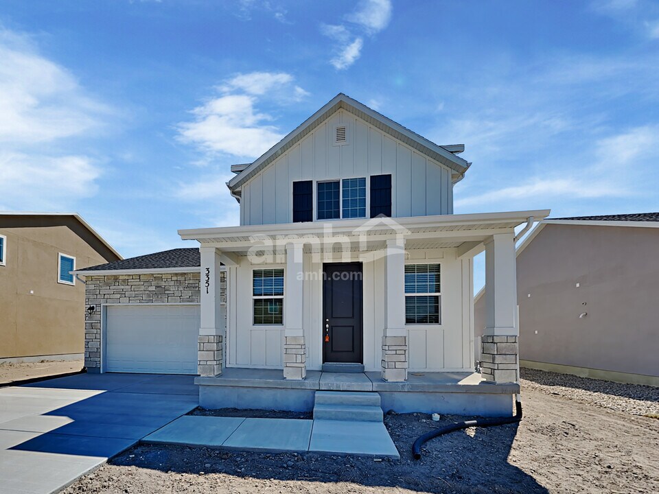 3351 S 2580 W in Syracuse, UT - Building Photo