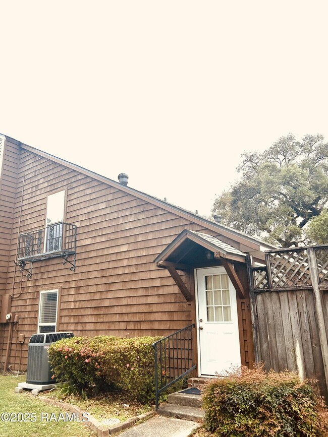 property at 4620 W Congress St