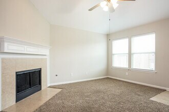 2039 Diamond Crest Dr in Missouri City, TX - Building Photo - Building Photo