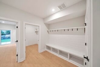 9 SCENIC Ter in Englewood Cliffs, NJ - Building Photo - Building Photo