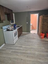 4 Eva Cir in Randolph, MA - Building Photo