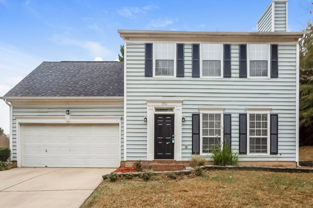 2711 Clarencefield Dr in Charlotte, NC - Building Photo