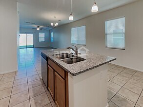 6870 E Via Arroyo Largo in Tucson, AZ - Foto de edificio - Building Photo