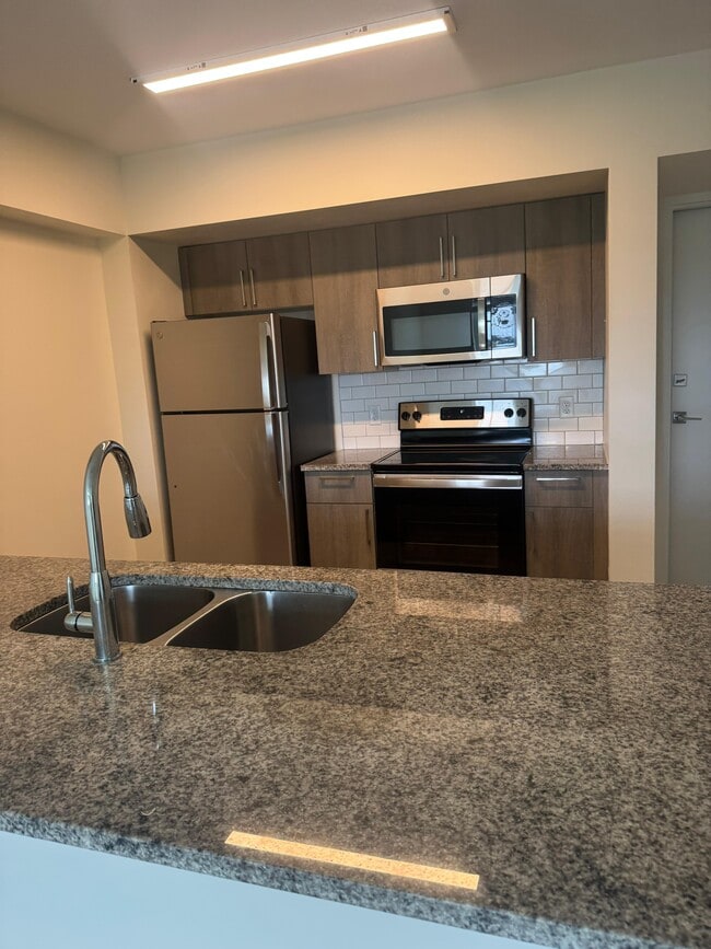 11330 SW 3rd St, Unit B1 in Miami, FL - Foto de edificio - Building Photo