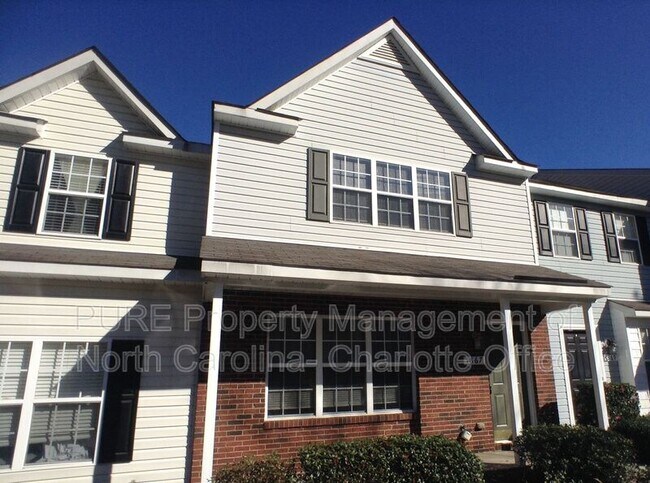1867 Forest Side Ln in Charlotte, NC - Foto de edificio - Building Photo