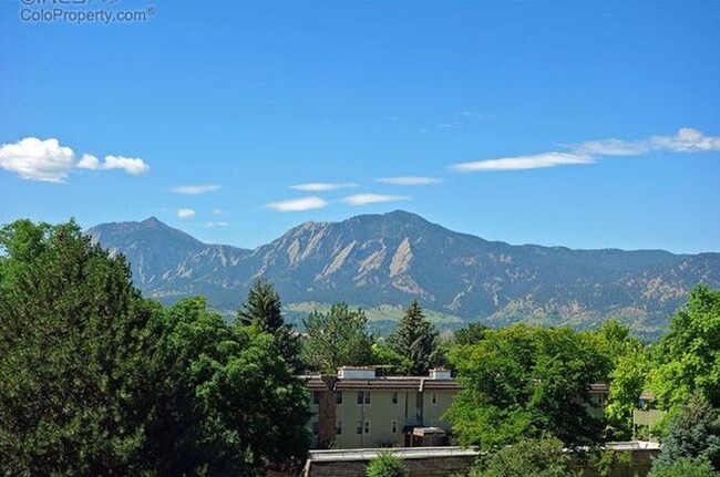 3240 Iris Ave, Unit 206 in Boulder, CO - Building Photo - Building Photo
