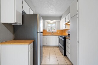 110 S Oak Dr in Waco, TX - Building Photo - Building Photo