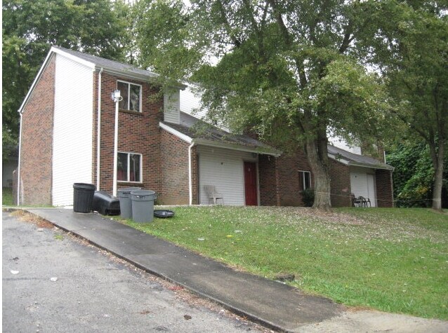 Martin Street Apartments in Livingston, TN - Building Photo - Building Photo