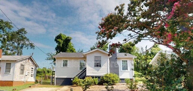 property at 7 Traynham St