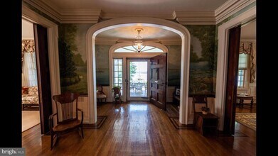 605 Bank Ave in Riverton, NJ - Foto de edificio - Building Photo