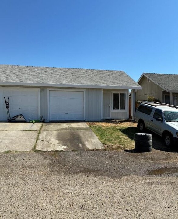 7663 Jacaranda Ct in Sacramento, CA - Building Photo