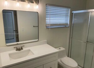 1057 NW 88th Ave in Plantation, FL - Building Photo - Building Photo