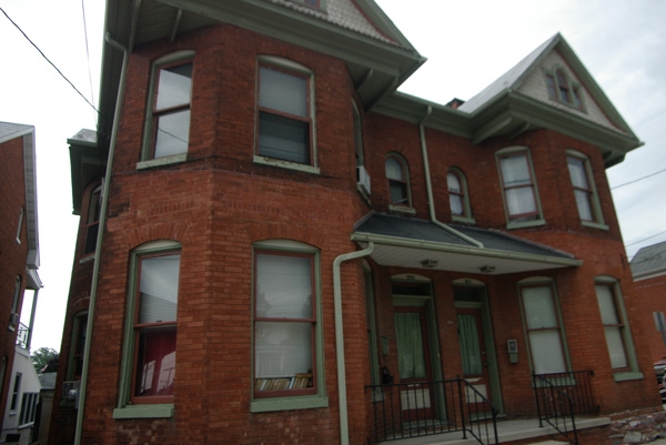 501 & 503 Carlisle Street in Hanover, PA - Foto de edificio