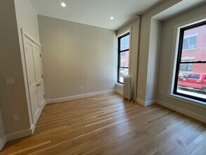 10 Sewall Ave, Unit 110 in Brookline, MA - Building Photo - Building Photo