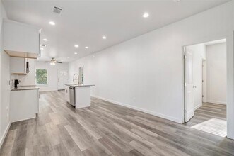 1230 W Owings St in Denison, TX - Building Photo - Building Photo