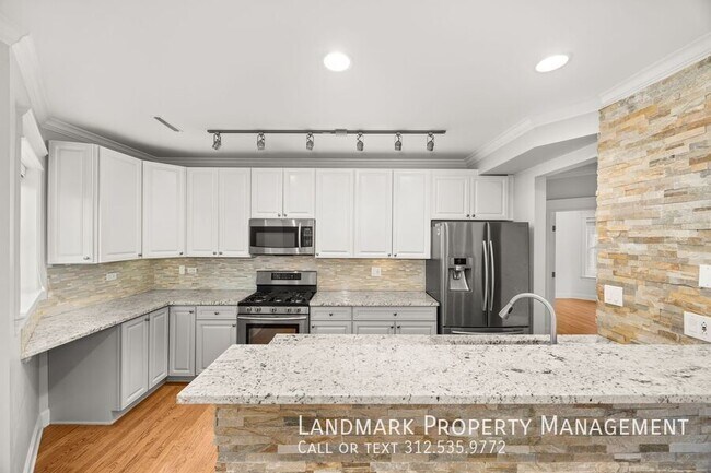 1436 W Henderson St in Chicago, IL - Building Photo - Building Photo
