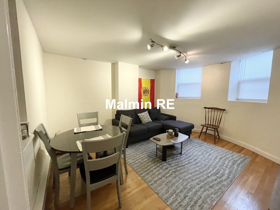 210 Northampton St, Unit A in Boston, MA - Building Photo