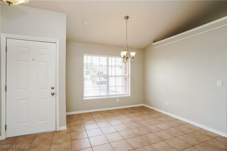 1413 SE 26th St in Cape Coral, FL - Foto de edificio - Building Photo