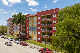 Sunshine Condominiums in Hialeah, FL - Building Photo - Building Photo