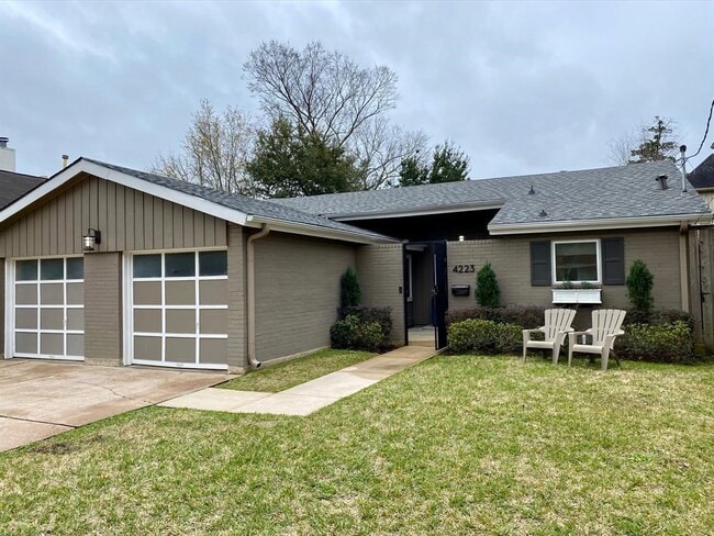 property at 4223 Lehigh Ave