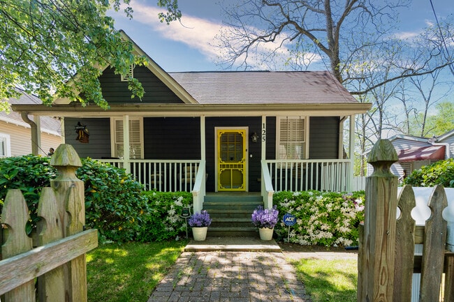 property at 125 Short St SE