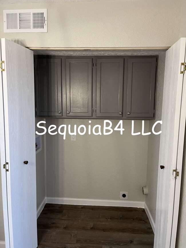 6041 Sequoia Rd NW, Unit B4 in Albuquerque, NM - Building Photo - Building Photo